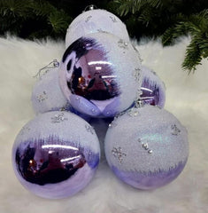 Globuri Crăciun Mov cu Sclipici și Flori Argintii – 6/set
