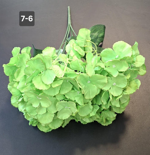 Buchet cu hortensii artificial verde deschis din material textil - 42cm