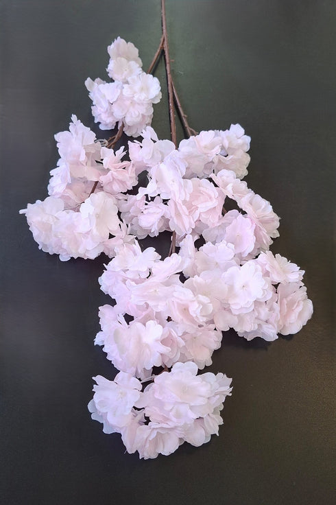 Fir decorativ cu flori de cireș roz pudrat – ramură artificială pentru decor floral 95cm