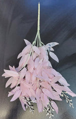 Ramură decorativă ruscus artificial roz pal – 50cm model cu frunze lungi și boboci fini