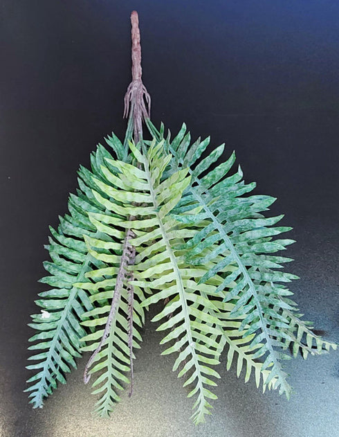 Ramură decorativă artificială tip ferigă tropicală – model cu frunze late și aspect natural