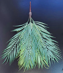 Ramură decorativă artificială tip palmier – model cu frunze lungi și dese, verde pastel