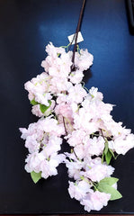 Fir decorativ cu flori de cireș roz pal – design floral artificial pentru decor elegant