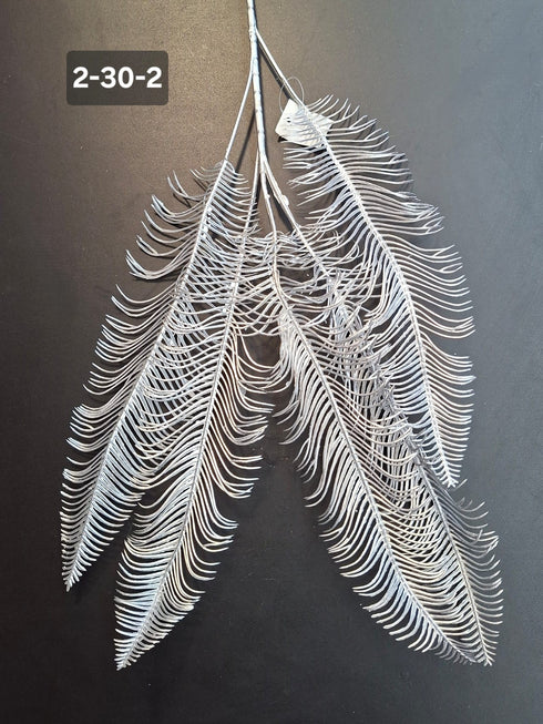 Ramură artificială decorativă argintie tip palmier - 85cm