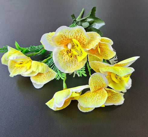 Buchet panseluțe artificiale 34cm galben-alb cu detalii naturale
