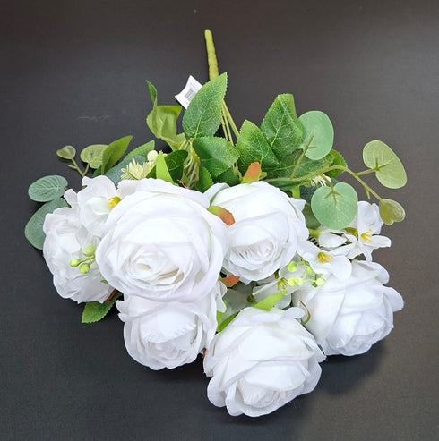 Buchet artificial cu trandafiri albi și verdeață – 42cm