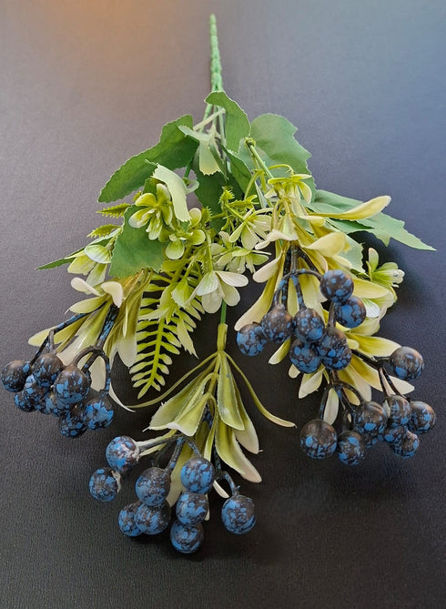 Verdeață artificială decorativă cu bobițe albastre, 35cm – aspect natural