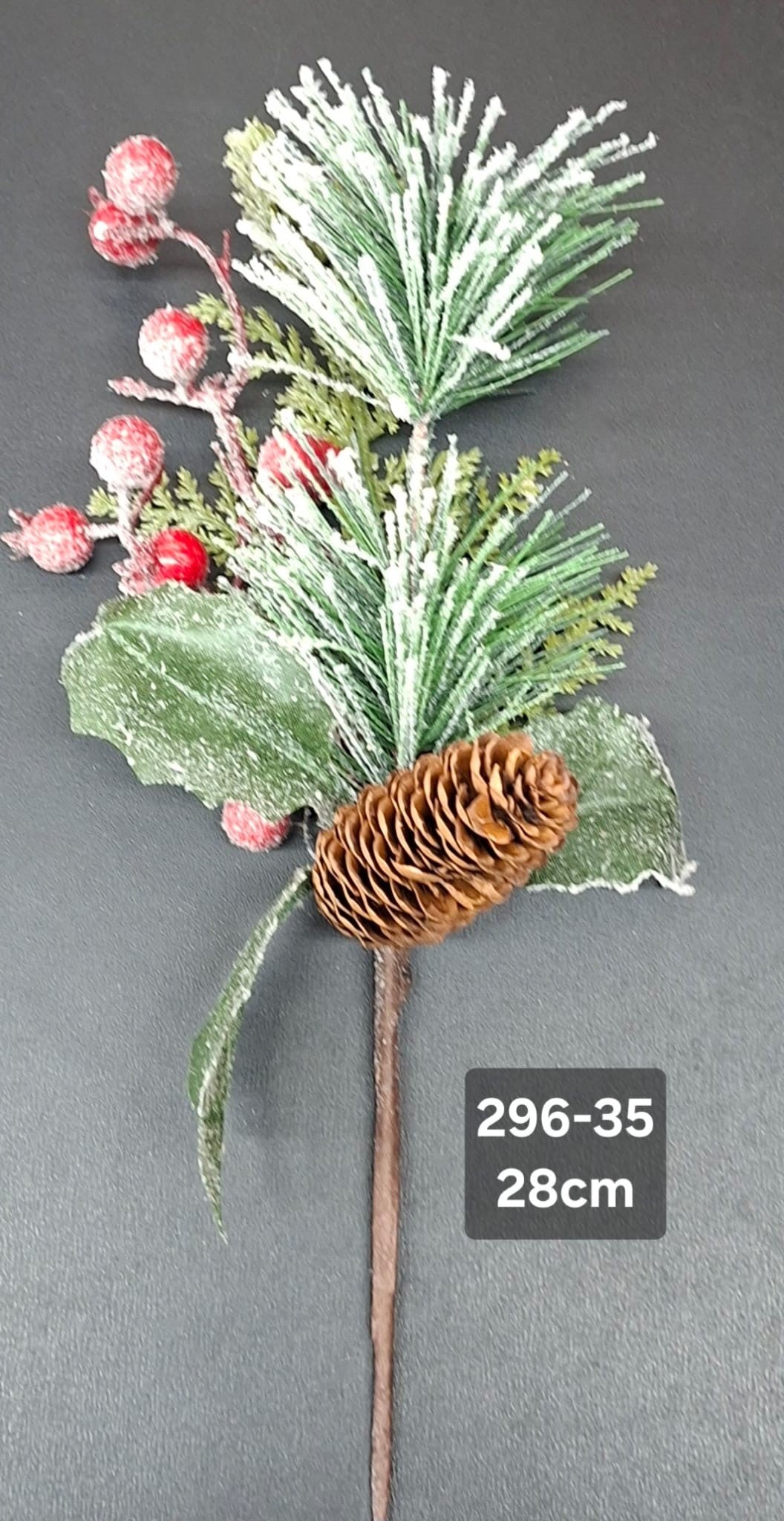 Set 10 Crenguțe Decorative de Crăciun cu Brad Înzăpezit, Con de Brad și Bobițe Roșii - 28cm