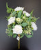 Buchet artificial cu trandafiri albi și verdeață decorativă – 44cm