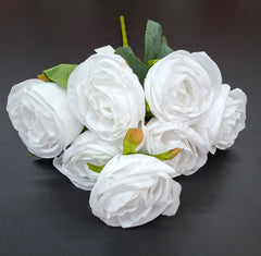 Buchet artificial cu 7 trandafiri albi – 40cm