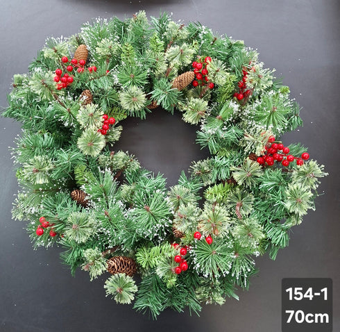Coroniță Crăciun cu conuri și bobițe roșii – 70cm