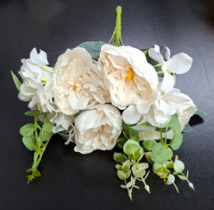 Buchet cu Bujori Alb Ivoire  40cm – Flori Artificiale din Material Textil