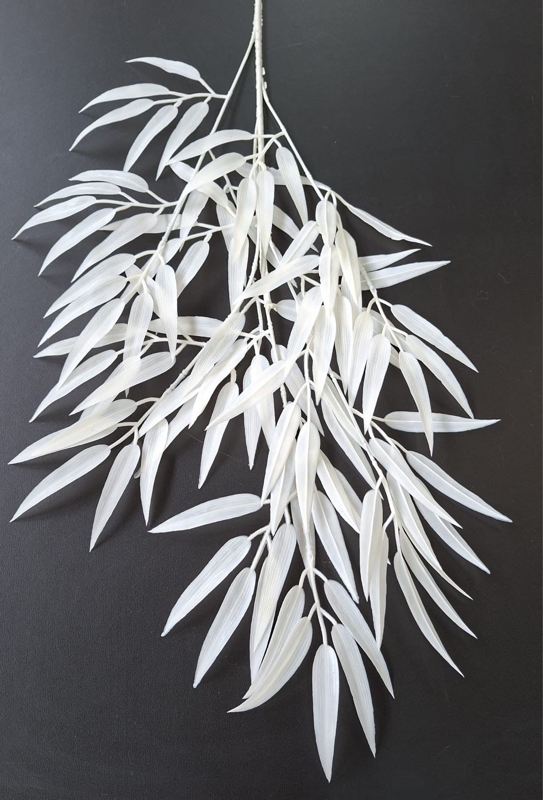 Frunze Decorative Artificiale 100cm Alb – Ramură Elegantă Tip Eucalipt