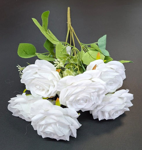 Buchet artificial cu 7 trandafiri albi – 45 cm, tije sârmă, material textil