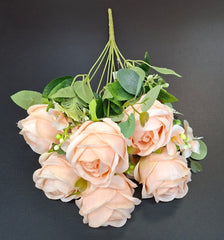 Buchet artificial cu trandafiri crem-piersică – 42cm