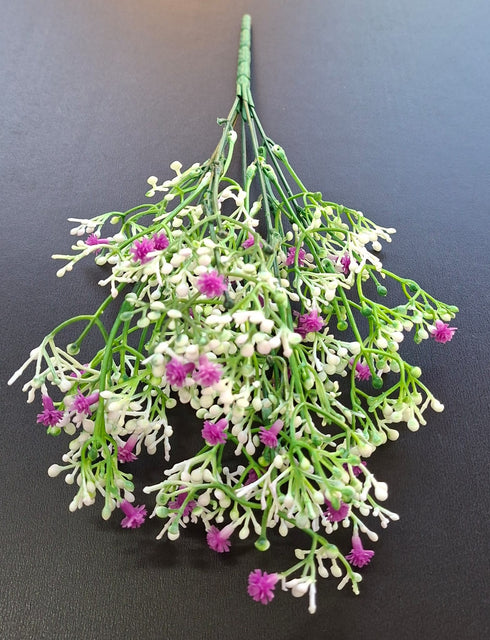 Verdeață artificială decorativă cu flori mici mov și boboci albi, 31cm