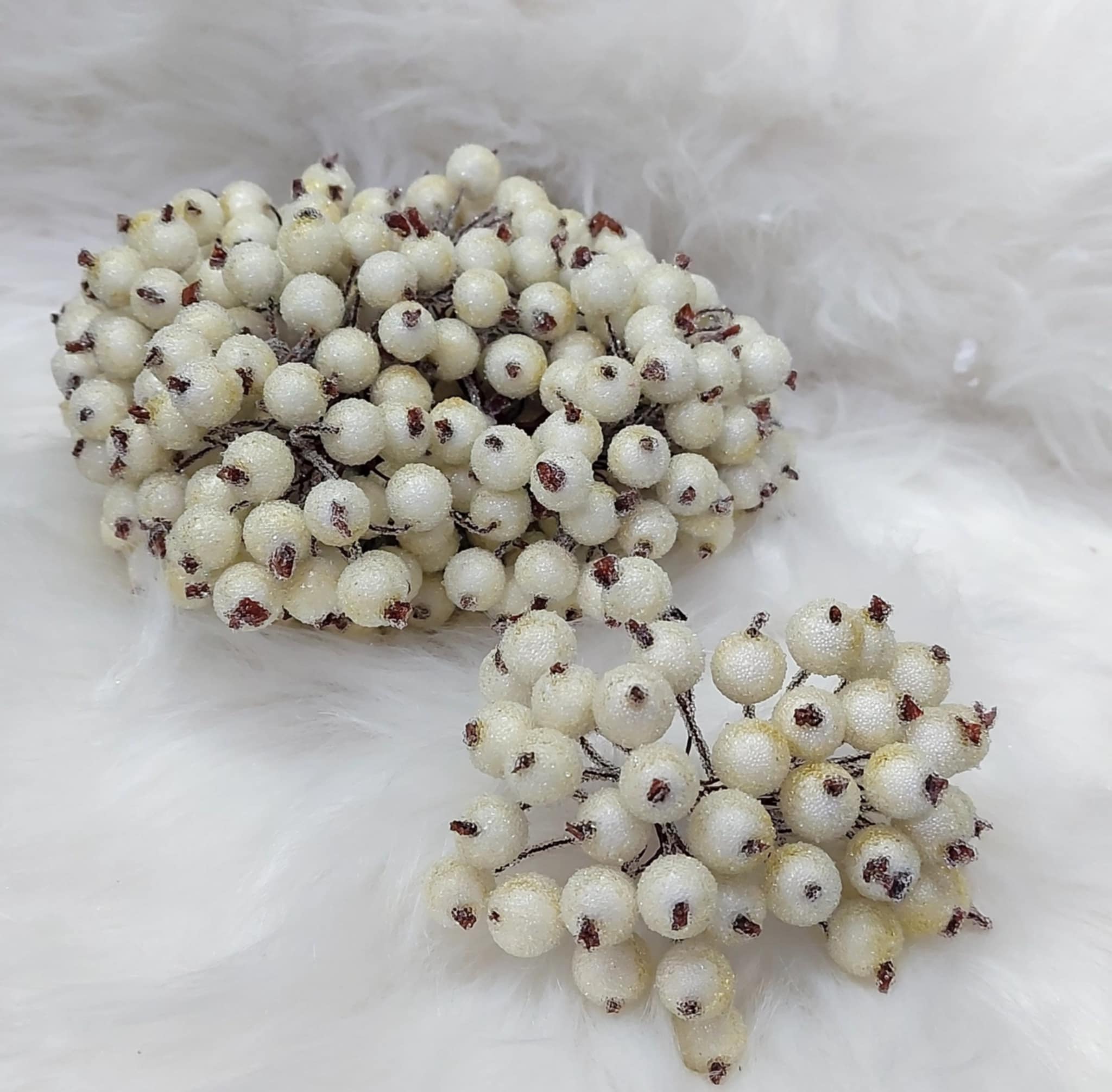 Bobite decorative Crăciun albe înghețate – set 400 buc