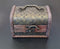 Cufăr decorativ vintage din lemn cu detalii metalice – 12x8x8cm
