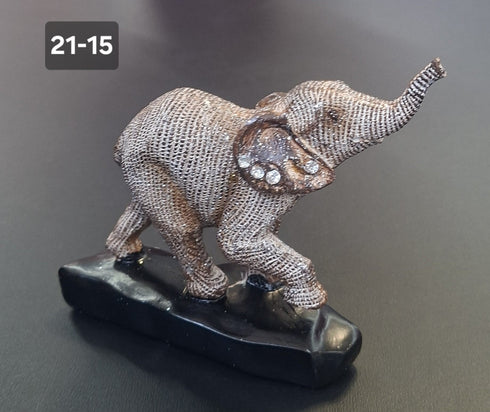 Figurină decorativă Elefant cu Trompa Ridicată – Rășină cu Sclipici - 11×12cm