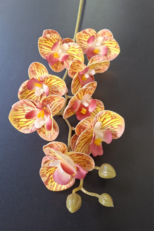 Orhidee artificială mini Phalaenopsis 80cm galben cu model nervurat roșu