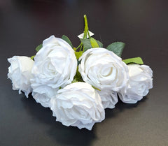 Buchet artificial cu trandafiri albi simpli – 43cm