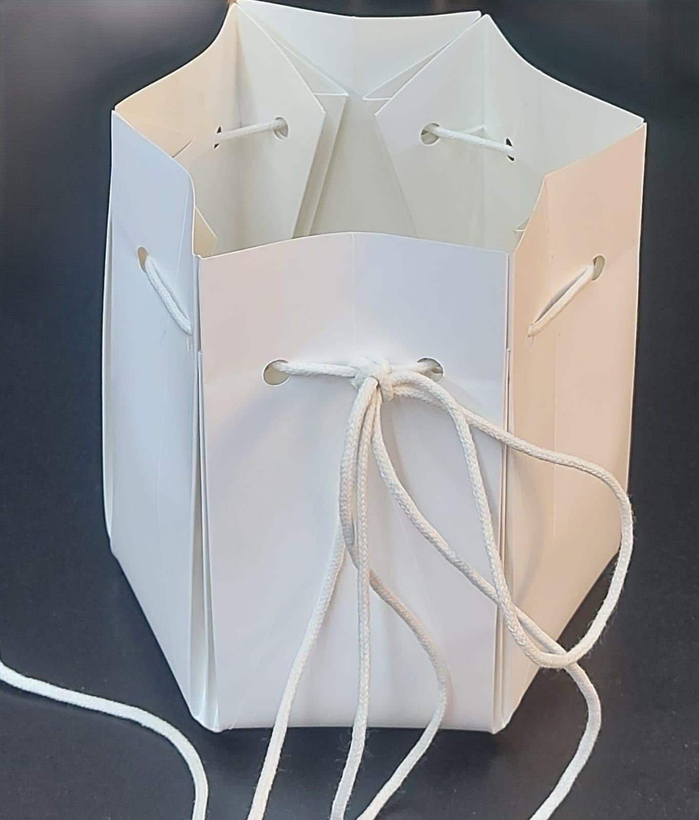 Cutie din carton alba cu șnur – set 10 bucăți