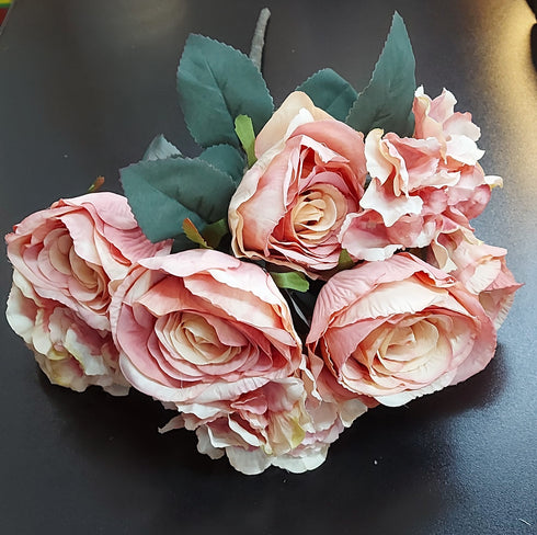 Buchet 5 trandafiri artificiali – 46cm, tije sârmă, material textil