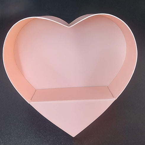 Cutie din carton roz, în formă de inimă 20×24cm – ideală pentru flori și cadouri elegante