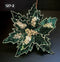 Floare de Crăciun decorativă verde smarald cu paiete și detalii aurii – floare 33cm, tijă 40cm