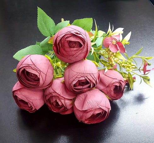 Buchet bujori artificiali burgundy cu flori albe – 40cm, 9 capete