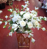 Aranjament Floral “Puritate Clasică” – 20 cm