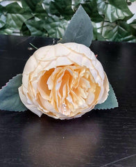 Capete de bujor artificial crem – material textil, diametru 9 cm, lungime 26 cm