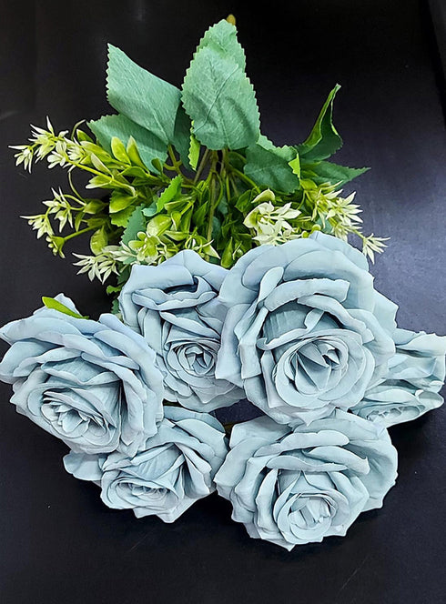 Buchet artificial cu 7 trandafiri bleu – 45 cm, tije sârmă, material textil