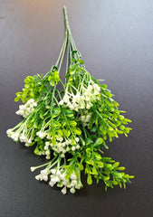 Verdeață artificială decorativă cu flori albe, 35cm – aspect natural