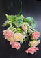 Buchet artificial cu trandafiri crem și roz – 40cm