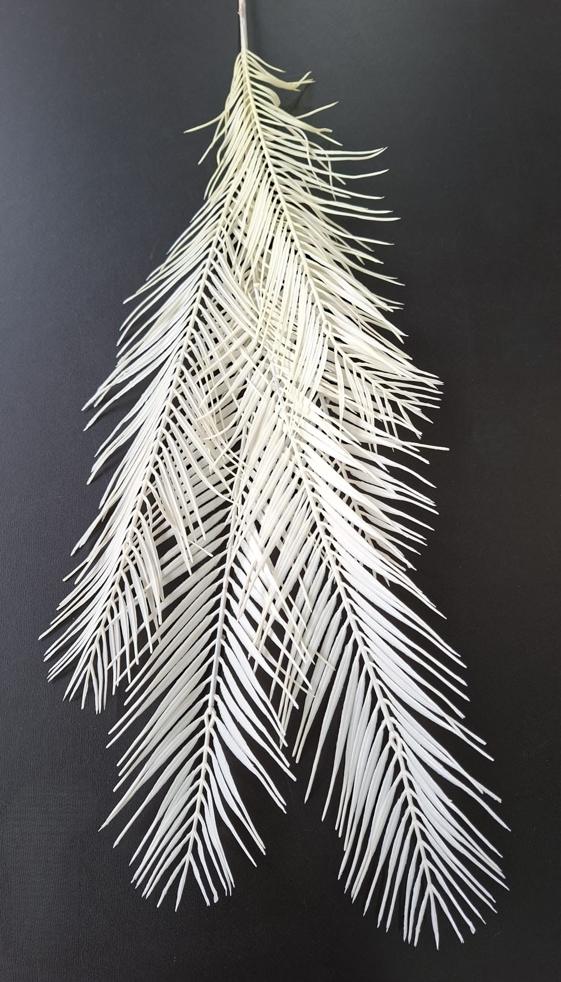 Frunză Decorativă Artificială 104cm Alb – Ramură Tip Palmier Elegantă
