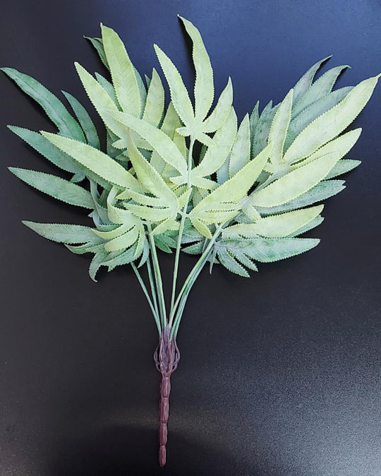Buchet decorativ artificial cu frunze zimțate – model verde deschis, textură mată - 50cm