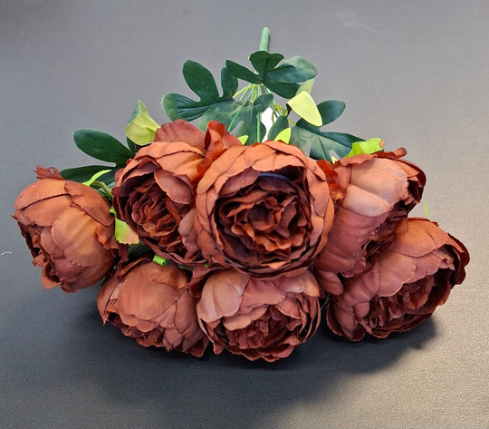 Buchet bujori artificiali maro – 7 flori, aspect natural 40cm