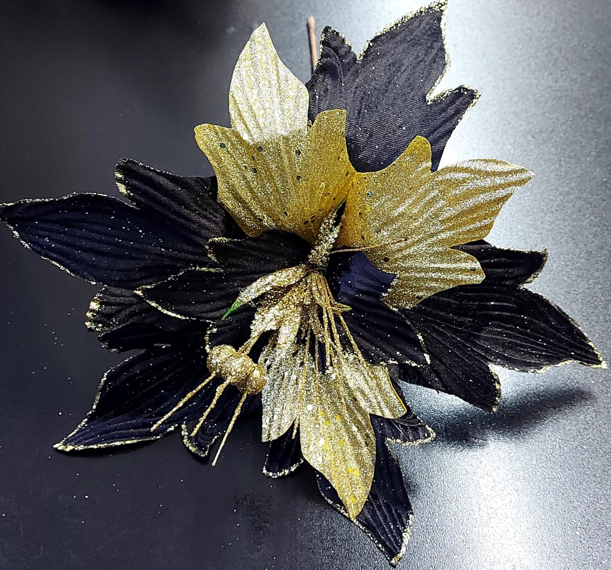 Flori Crăciun negre și aurii cu sclipici 10/set