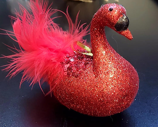 Ornament Crăciun Lebădă Roșie cu Pene și Sclipici - 15cm