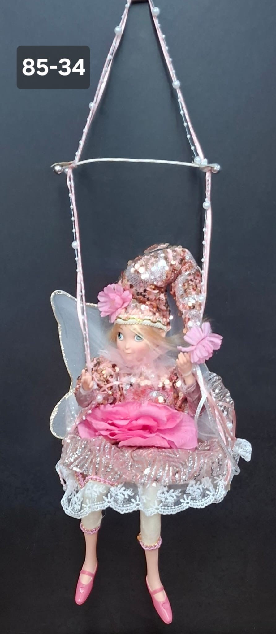 Decorațiune de Crăciun Zână pe Leagăn, cu Aripi și Rochie Strălucitoare – Roz și Șampanie - 30cm