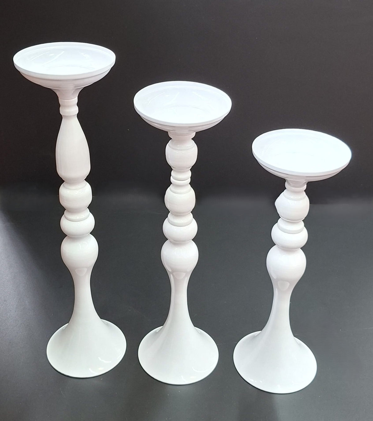 Suport decorativ alb pentru flori – design modern