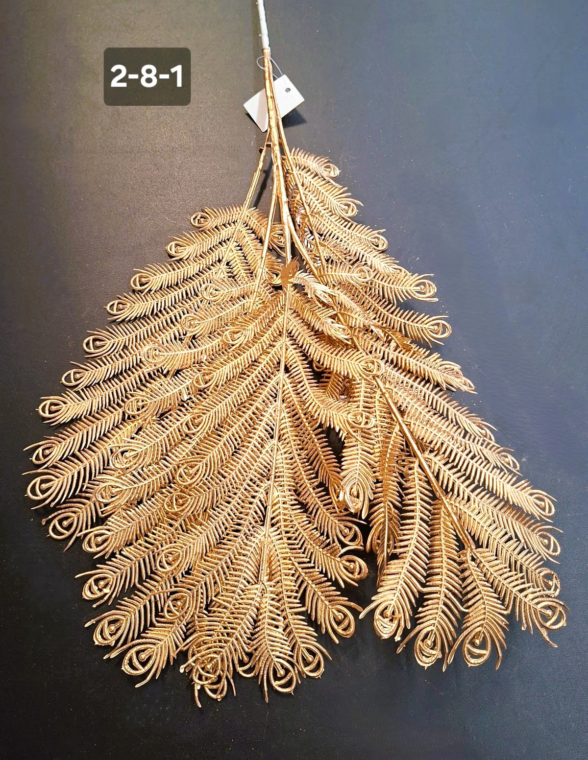 Ramură decorativă aurie tip ferigă - 70cm