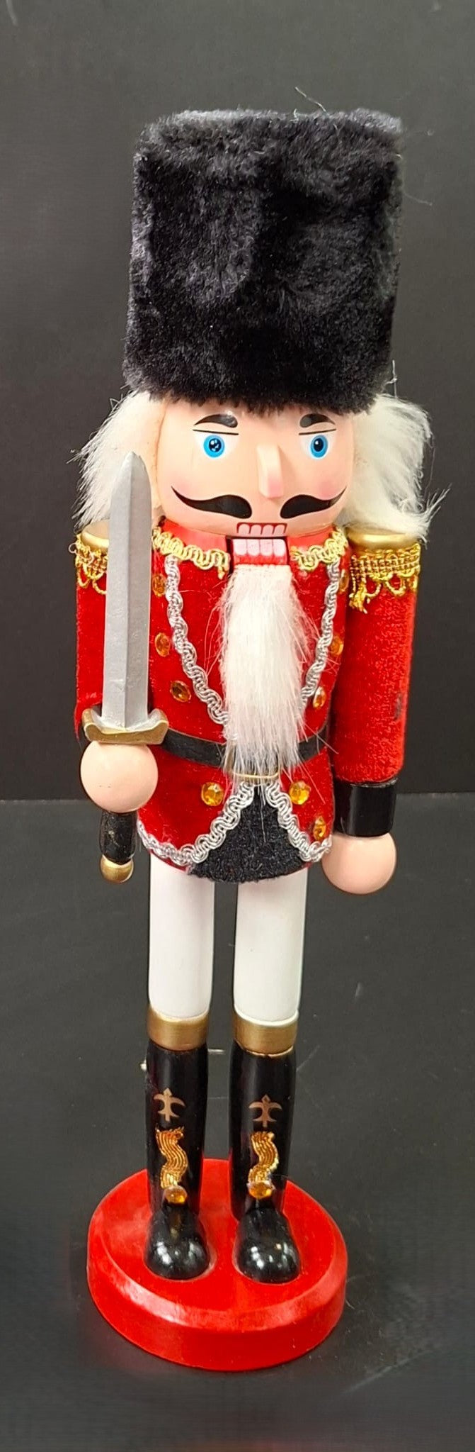 Spărgător de nuci decorativ cu sabie și blăniță neagră - 30cm