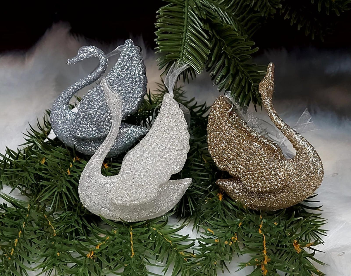 Set 12 ornamente de Crăciun în formă de lebădă, cu sclipici – Argintiu, Alb sau Șampanie - 7x8,5cm