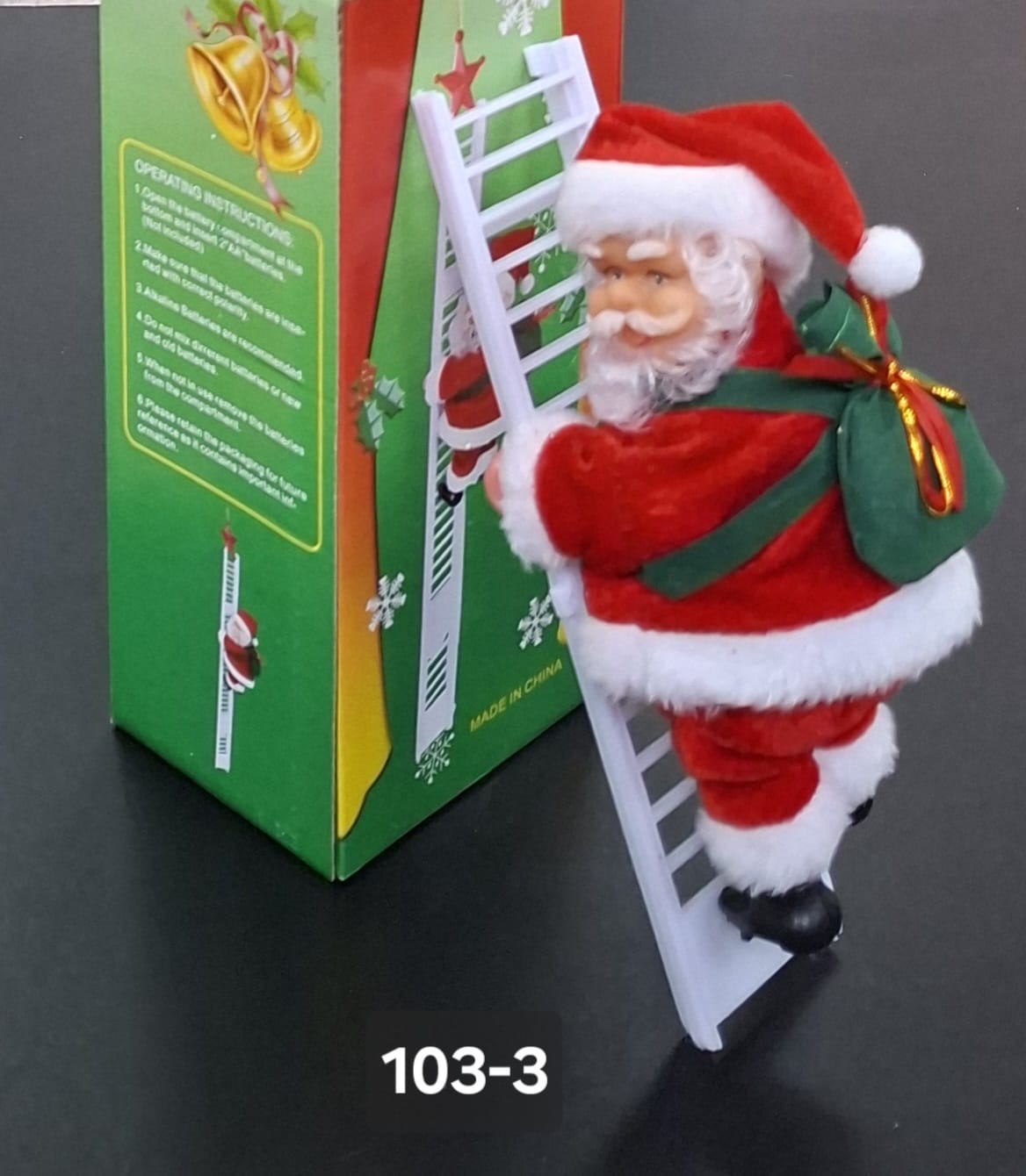 Moș Crăciun pe scară, decor animat cu baterii - 25cm