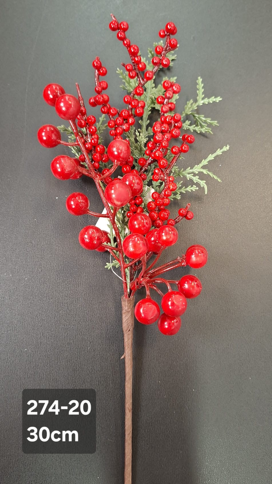 Crenguță artificială de Crăciun cu bobițe roșii – 30cm 10/set