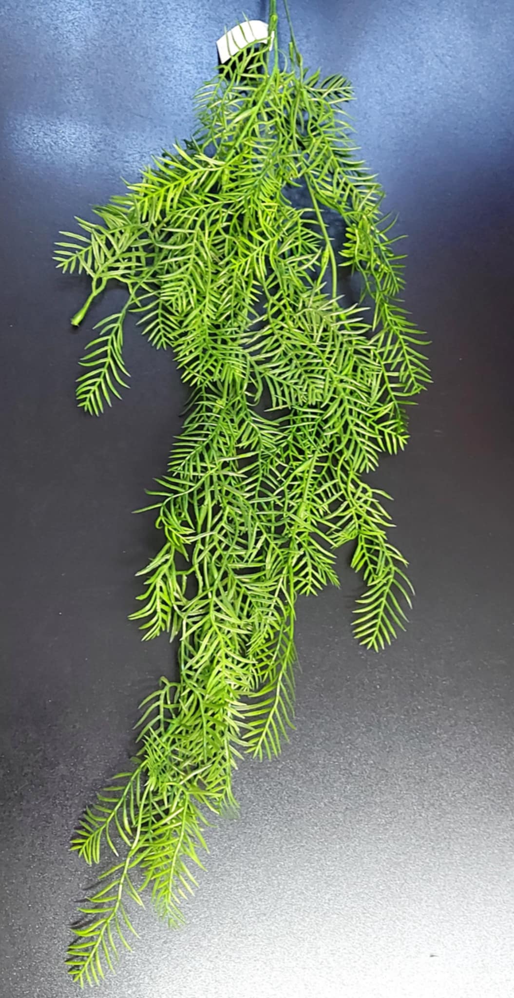 Floare Curgătoare Decorativă 100 cm – Model Aerisit cu Frunze Fin Ramificate