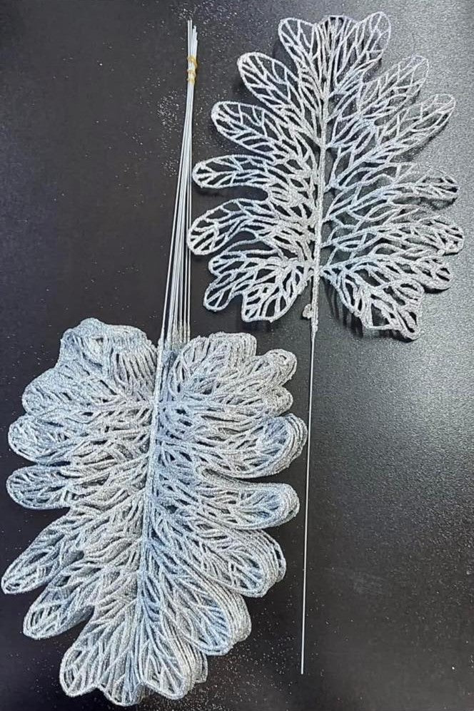 Frunze decorative argintii  – model lat cu sclipici - 12 buc/set