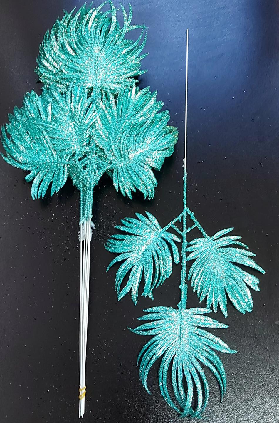 Frunze decorative palmier verde smarald cu sclipici - 12 buc/set